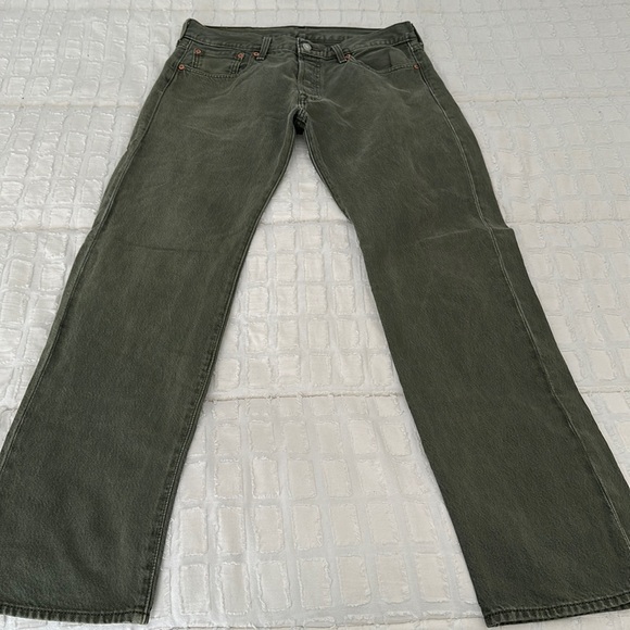 Levi’s 501 Jeans - Picture 1 of 3